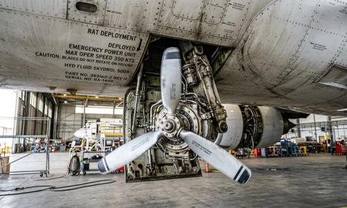 Záložní generátor v dopravním letadle: Jak funguje RAT turbína při výpadku motorů | FlyIPilot